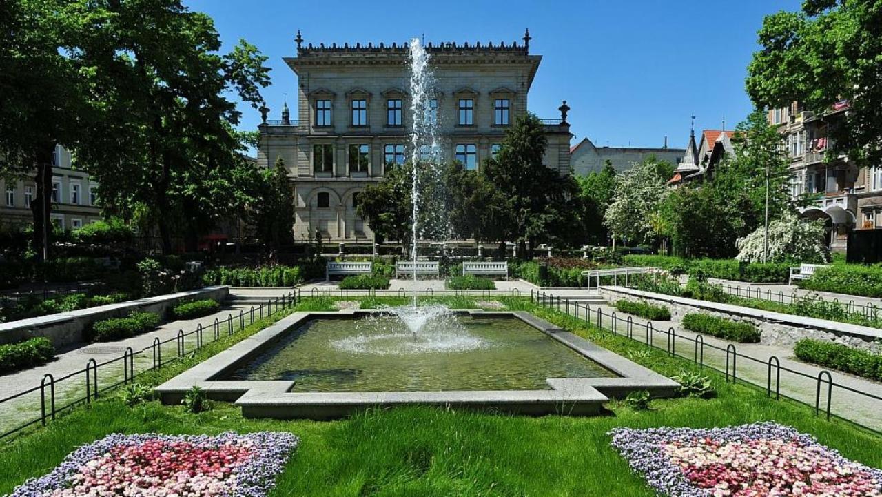 Rynekart Apartment Świdnica Eksteriør billede